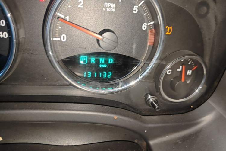 Used Jeep Compass 2012 2.4L four-wheel drive luxury version Odometer Close Up