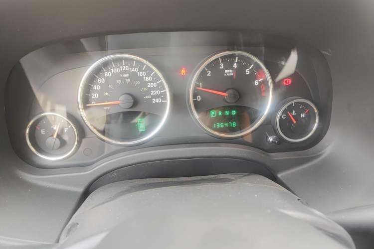 Used Jeep Compass 2012 2.4L Four-Wheel Drive Urban Edition Odometer Close Up