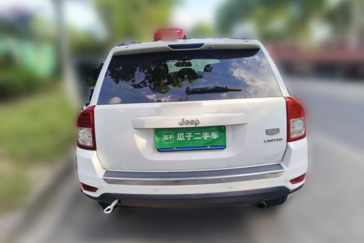 Used Jeep Compass 2012 2.4L four-wheel drive luxury navigation version Rear