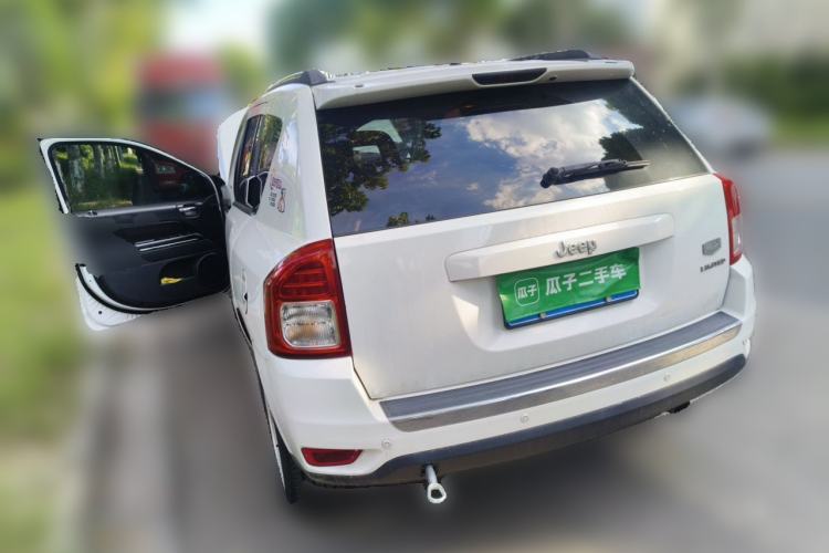 Used Jeep Compass 2012 2.4L four-wheel drive luxury navigation version Rear Left 45 Deg