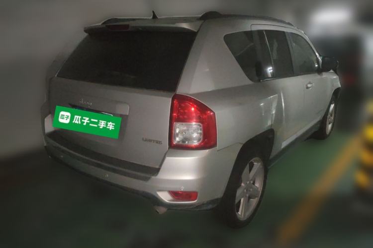 Used Jeep Compass 2012 2.4L four-wheel drive luxury version Rear Right 45 Deg