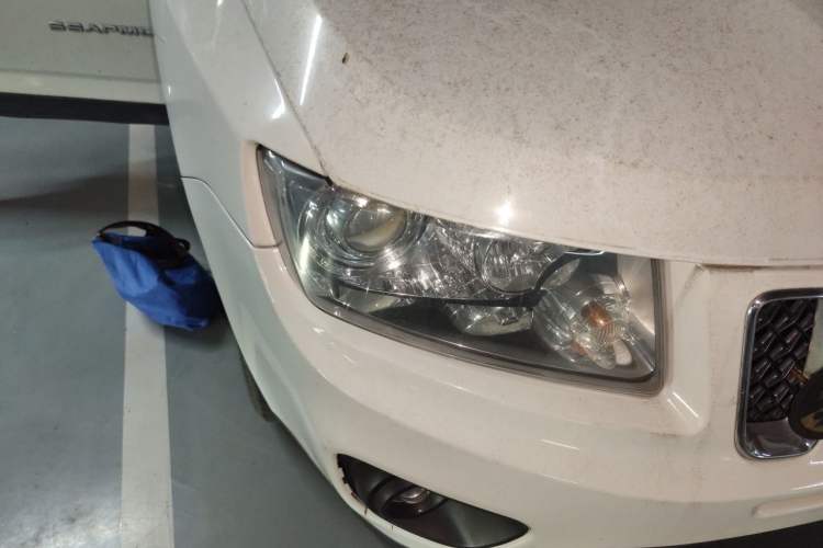 Used Jeep Compass 2012 2.0L two-wheel drive sport version Right Front Headlight