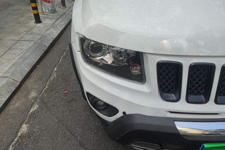 Used Jeep Compass 2012 2.4L Four-Wheel Drive Urban Edition Right Front Headlight