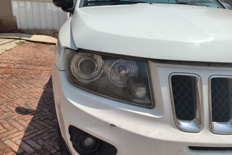 Used Jeep Compass 2012 2.0L two-wheel drive sport version Right Front Headlight