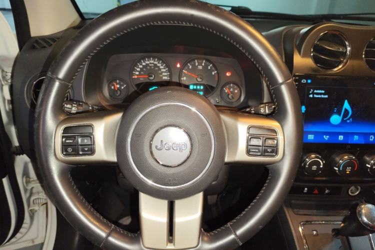 Used Jeep Compass 2012 2.0L two-wheel drive sport version Steering Wheel