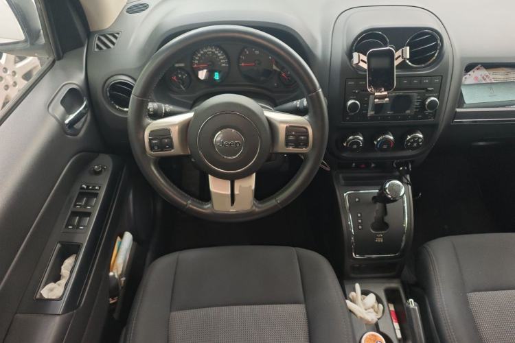 Used Jeep Compass 2012 2.0L two-wheel drive sport version Steering Wheel
