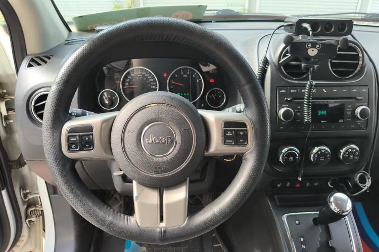 Used Jeep Compass 2012 2.4L Four-Wheel Drive Urban Edition Steering Wheel