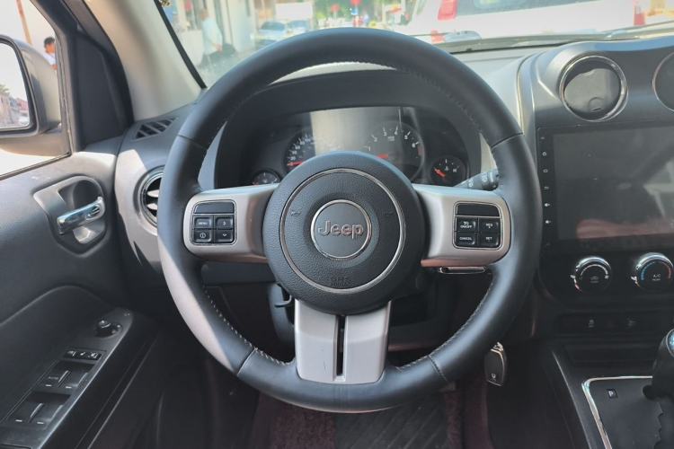 Used Jeep Compass 2012 2.0L two-wheel drive sport version Steering Wheel