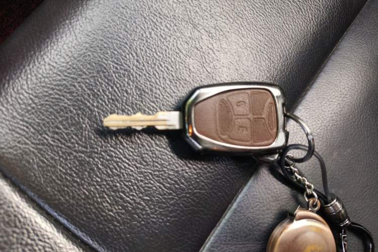 Used Jeep Compass 2012 2.4L four-wheel drive luxury navigation version Vehicle Key