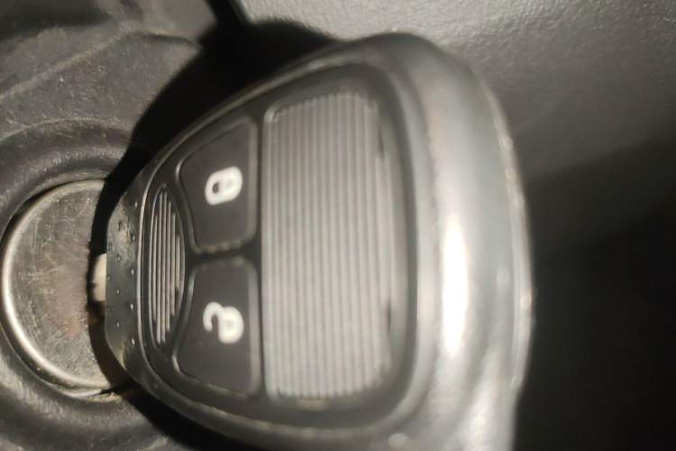 Used Jeep Compass 2012 2.4L four-wheel drive luxury version Vehicle Key