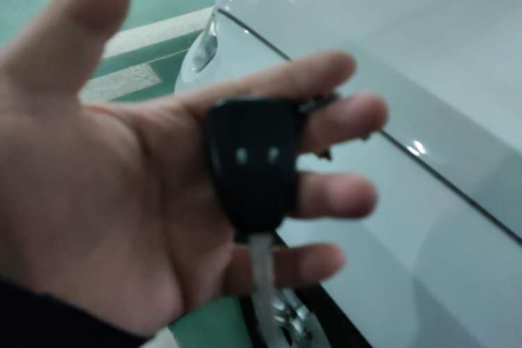 Used Jeep Compass 2012 2.4L four-wheel-drive sport version Vehicle Key