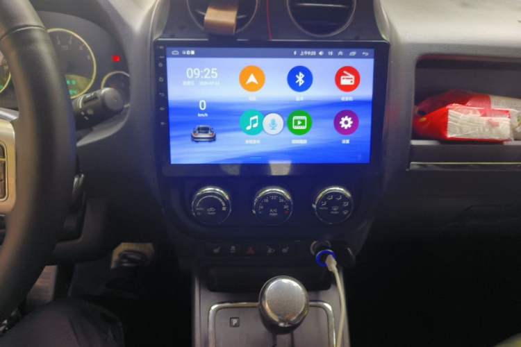 Used Jeep Compass 2013 2.4L four-wheel drive luxury version Audio And AC Panel