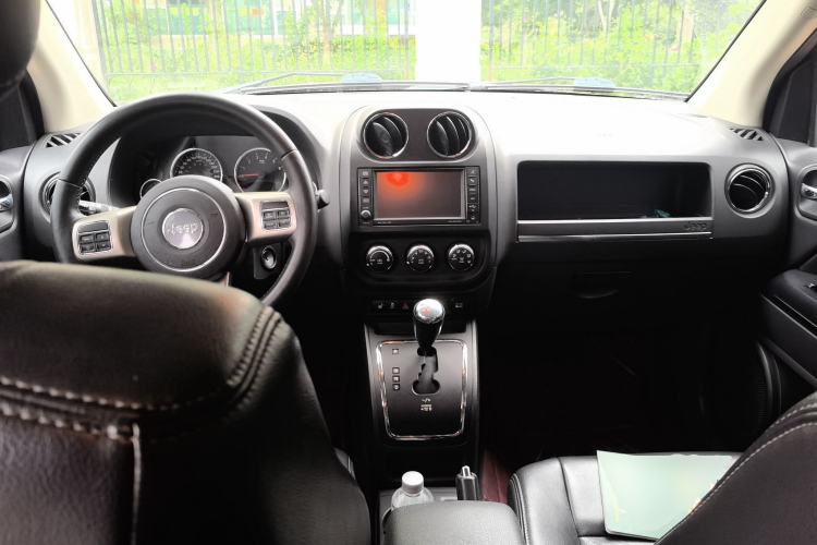 Used Jeep Compass 2013 2.4L Four-wheel Drive Black Edition with Navigation Center Console