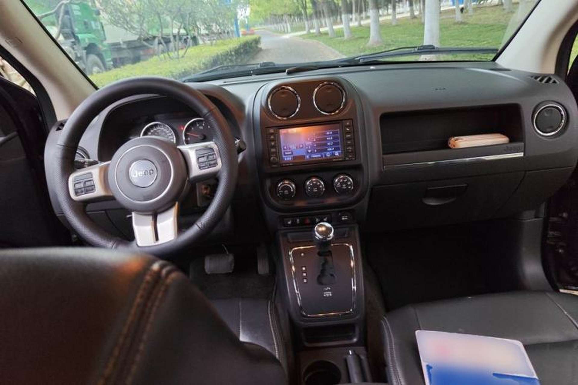 Used Jeep Compass 2013 2.4L Four-wheel Drive Black Edition with Navigation Center Console