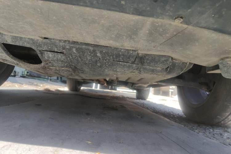 Used Jeep Compass 2013 2.4L four-wheel drive luxury version Chassis Front