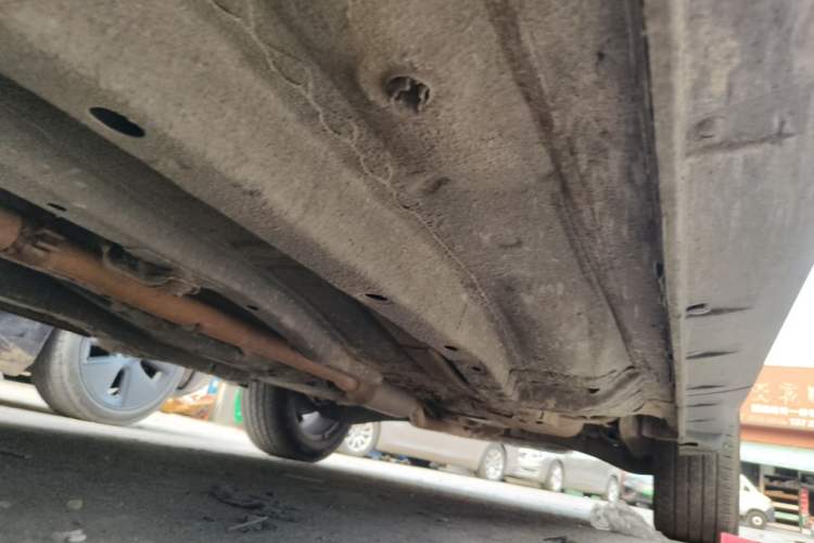 Used Jeep Compass 2013 2.4L four-wheel-drive sport version Chassis Front Left