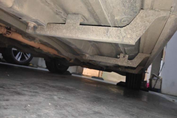 Used Jeep Compass 2013 2.4L four-wheel drive luxury version Chassis Front Left