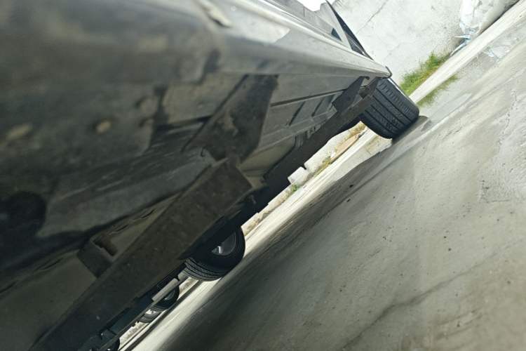 Used Jeep Compass 2013 2.4L four-wheel drive urban version Chassis Front Left