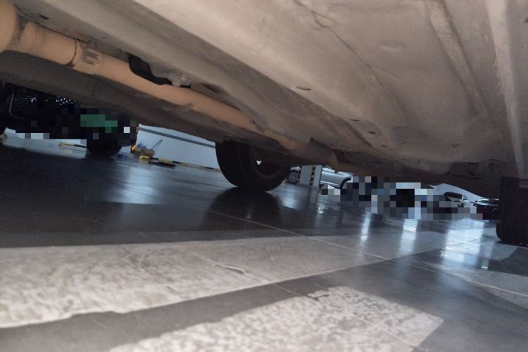 Used Jeep Compass 2013 2.4L four-wheel drive urban version Chassis Front Left