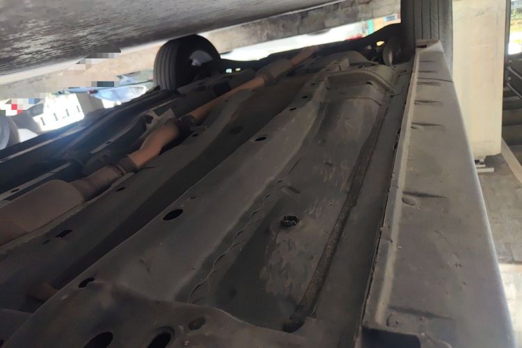 Used Jeep Compass 2013 2.4L four-wheel drive urban version Chassis Front Right