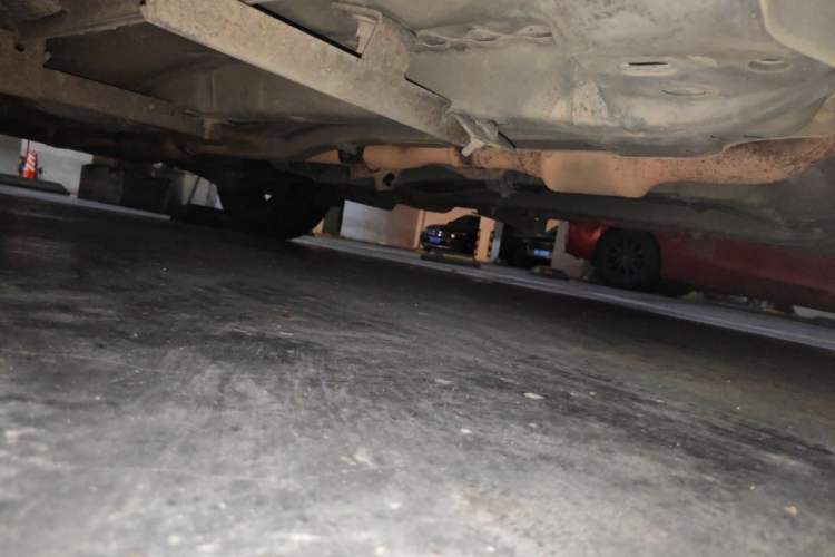 Used Jeep Compass 2013 2.4L four-wheel drive luxury version Chassis Front Right