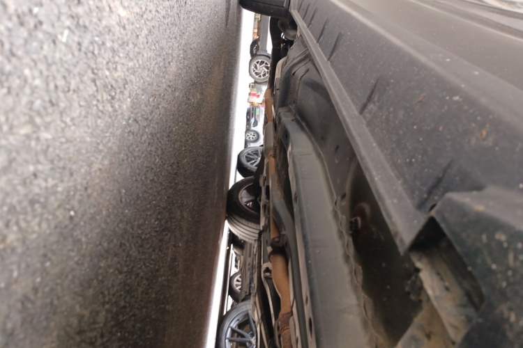 Used Jeep Compass 2013 2.4L four-wheel drive urban version Chassis Front Right