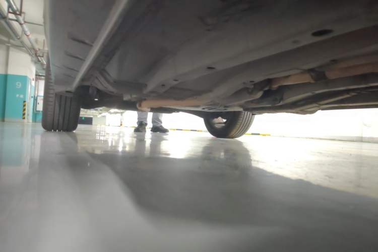 Used Jeep Compass 2013 2.0L two-wheel drive luxury version Chassis Front Right