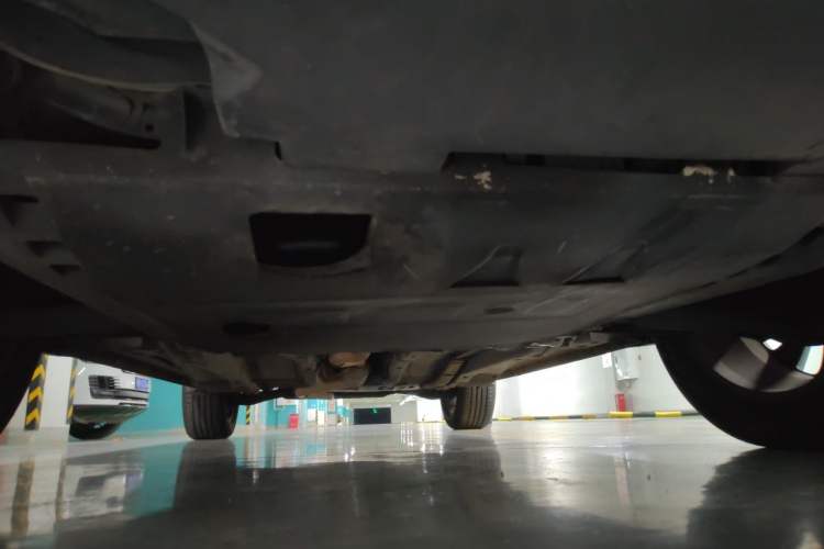 Used Jeep Compass 2013 2.0L two-wheel drive luxury version Chassis Front