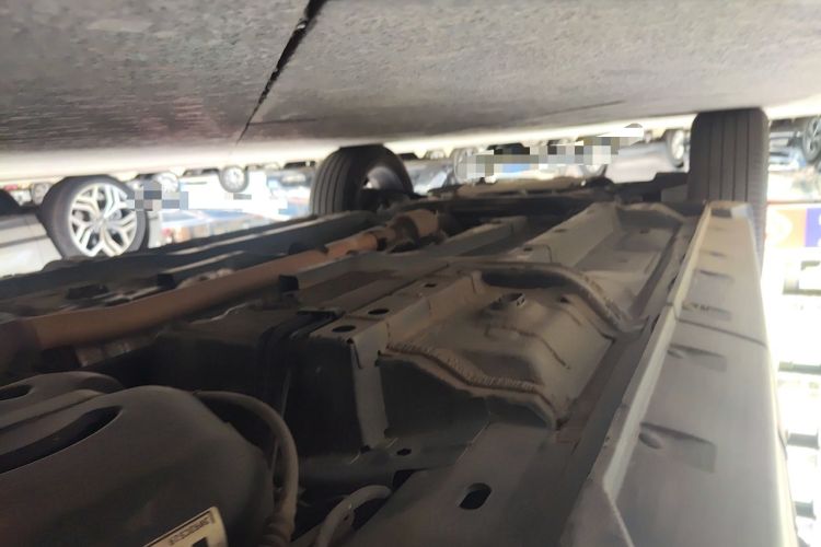 Used Jeep Compass 2013 2.4L four-wheel drive urban version Chassis Rear Left