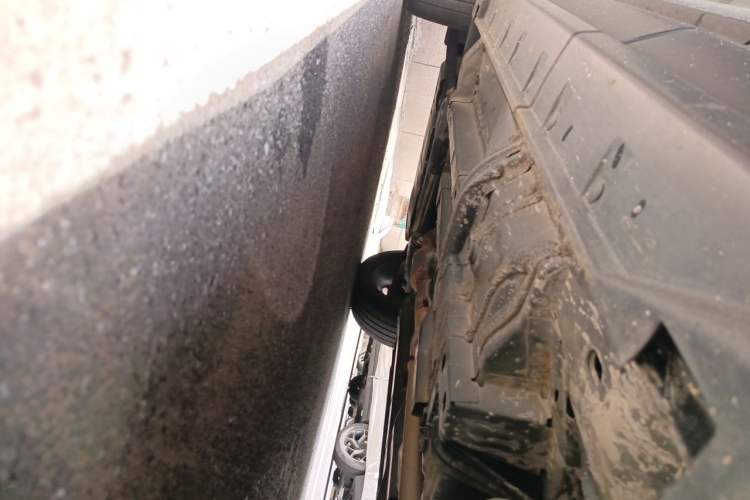 Used Jeep Compass 2013 2.4L four-wheel drive urban version Chassis Rear Left