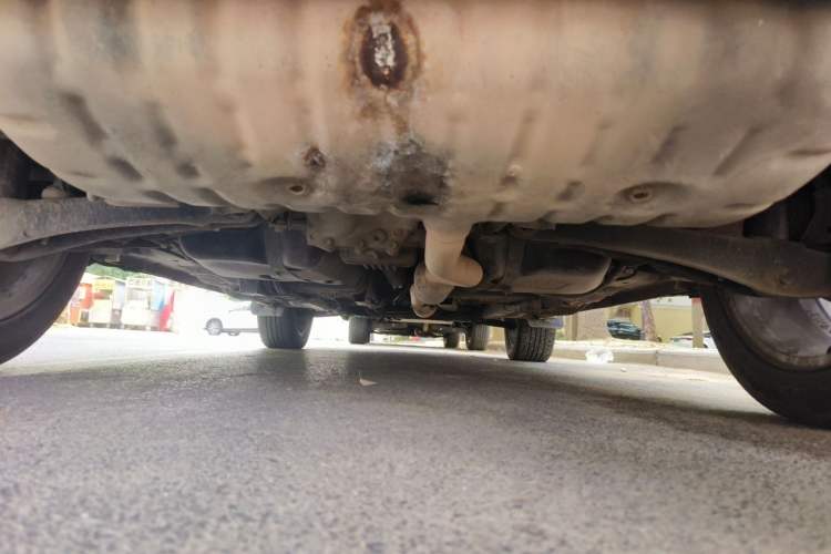 Used Jeep Compass 2013 2.4L four-wheel drive luxury version Chassis Rear