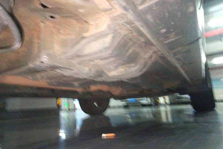 Used Jeep Compass 2013 2.4L four-wheel-drive sport version Chassis Rear Right