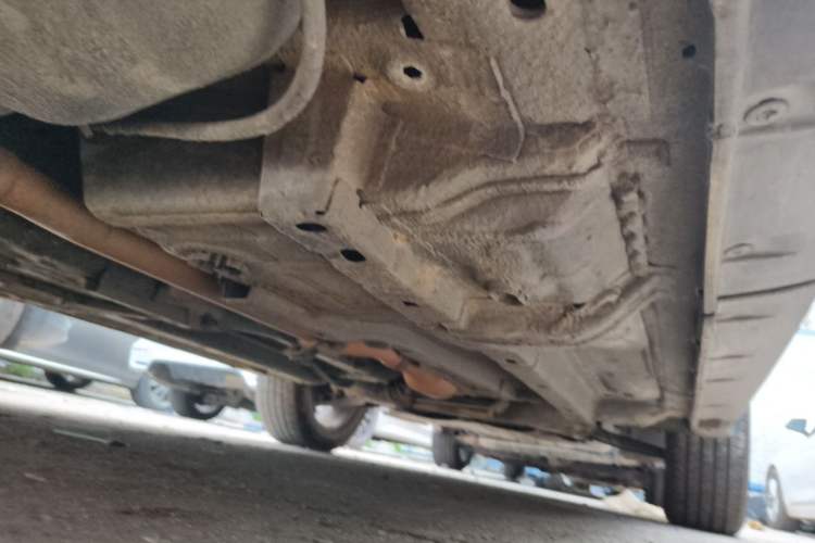 Used Jeep Compass 2013 2.4L four-wheel-drive sport version Chassis Rear Right
