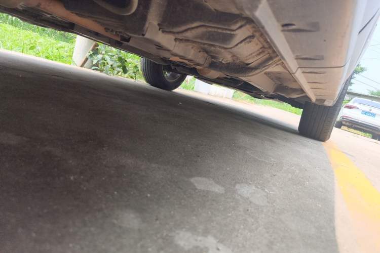 Used Jeep Compass 2013 2.4L four-wheel-drive sport version Chassis Rear Right