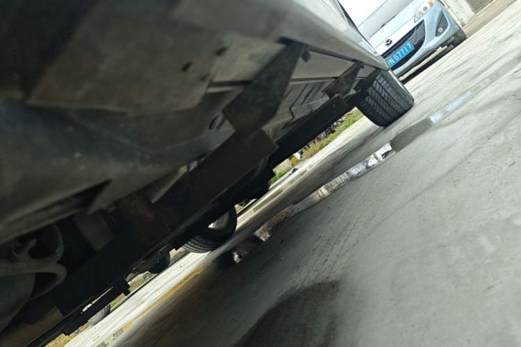 Used Jeep Compass 2013 2.4L four-wheel drive urban version Chassis Rear Right