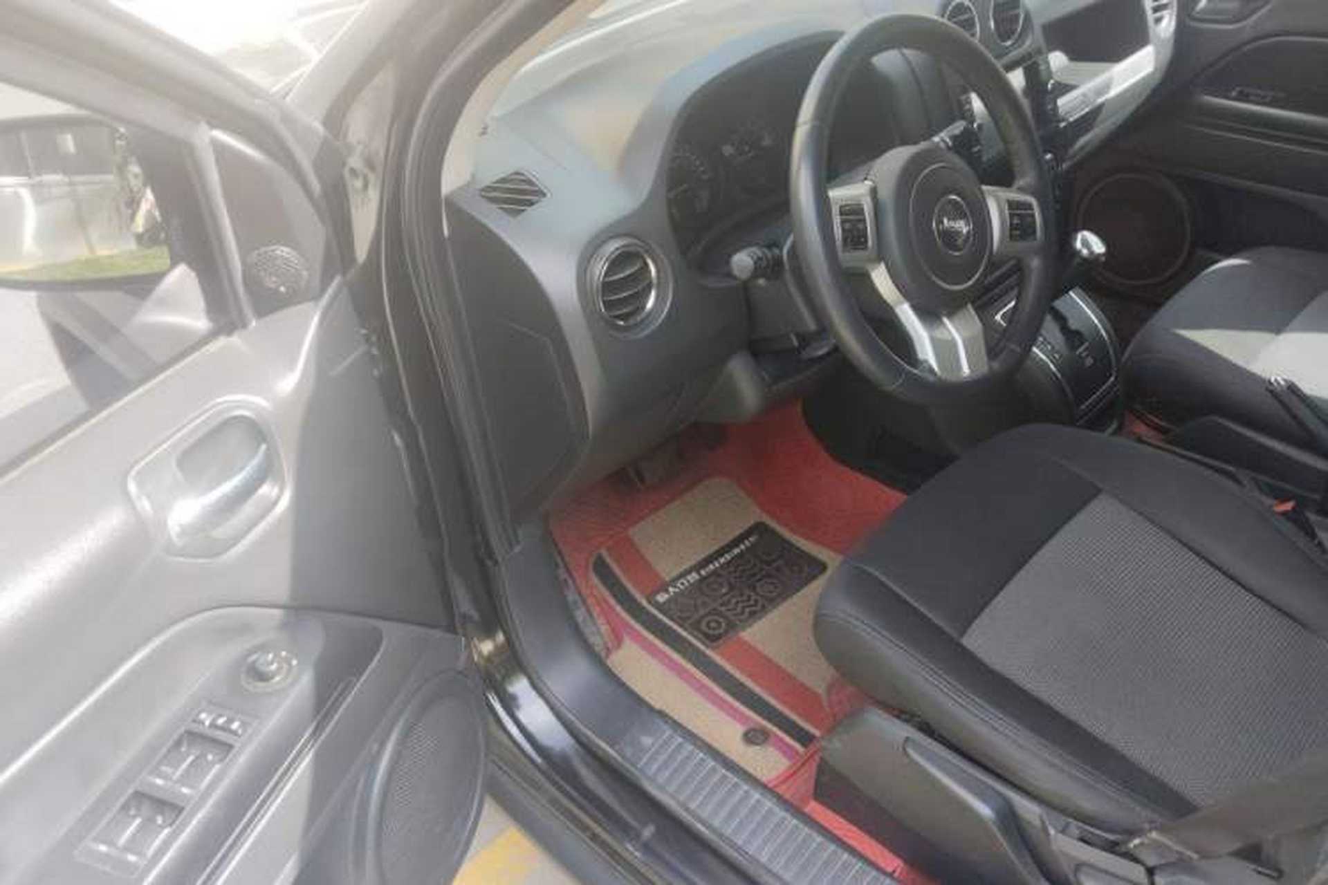 Used Jeep Compass 2013 2.4L four-wheel-drive sport version Driver Seat