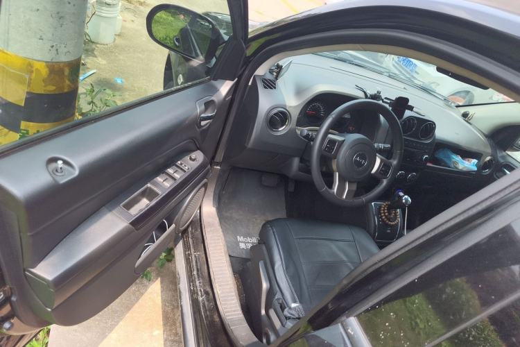 Used Jeep Compass 2013 2.4L four-wheel-drive sport version Driver Seat