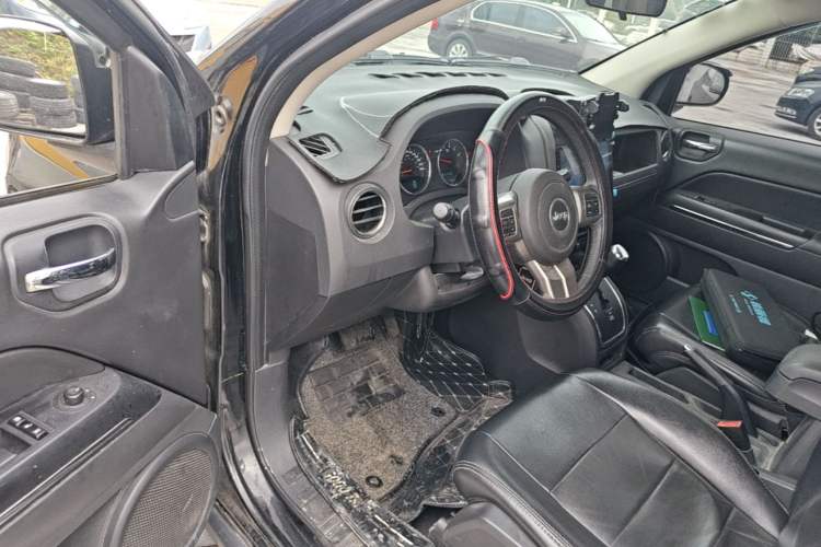 Used Jeep Compass 2013 2.4L four-wheel drive urban version Driver Seat