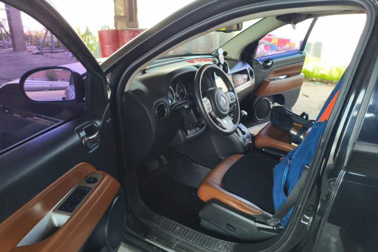 Used Jeep Compass 2013 2.4L four-wheel drive luxury version Driver Seat
