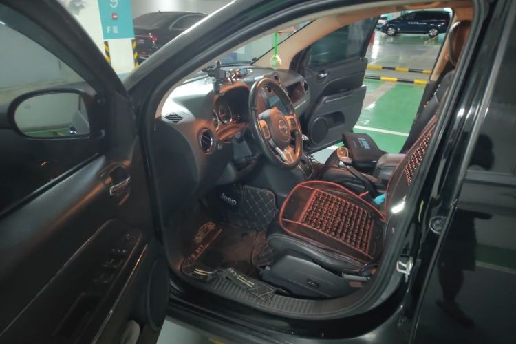 Used Jeep Compass 2013 2.0L two-wheel drive luxury version Driver Seat