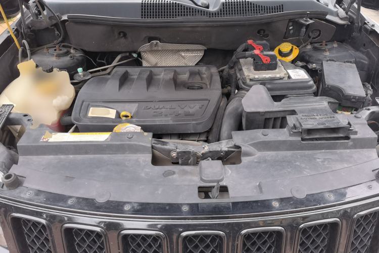 Used Jeep Compass 2013 2.4L Four-wheel Drive Black Edition with Navigation Engine Bay