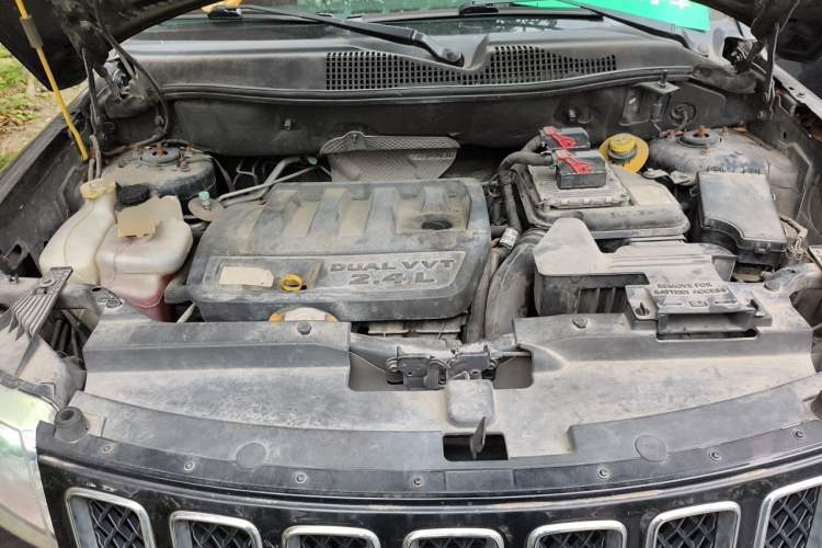 Used Jeep Compass 2013 2.4L four-wheel drive urban version Engine Bay