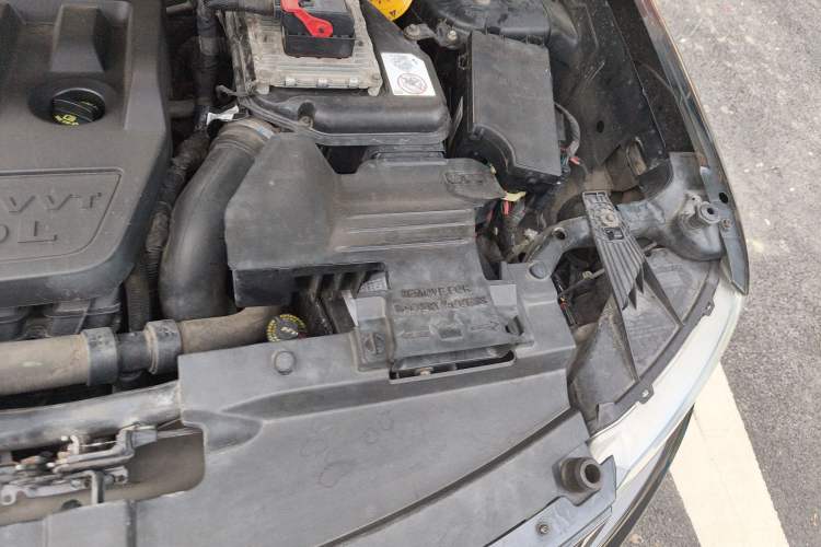 Used Jeep Compass 2013 2.0L two-wheel drive luxury version Engine Bay Left
