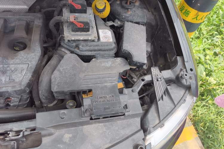 Used Jeep Compass 2013 2.4L four-wheel-drive sport version Engine Bay Left