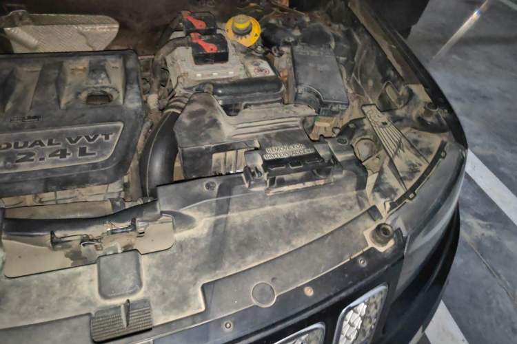 Used Jeep Compass 2013 2.4L four-wheel drive luxury version Engine Bay Left