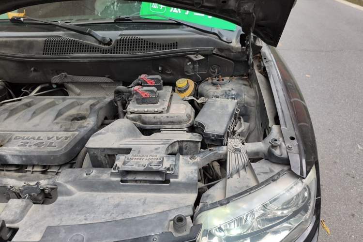 Used Jeep Compass 2013 2.4L four-wheel drive urban version Engine Bay Left