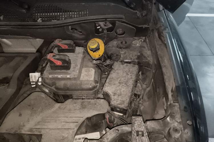 Used Jeep Compass 2013 2.4L four-wheel drive urban version Engine Bay Left
