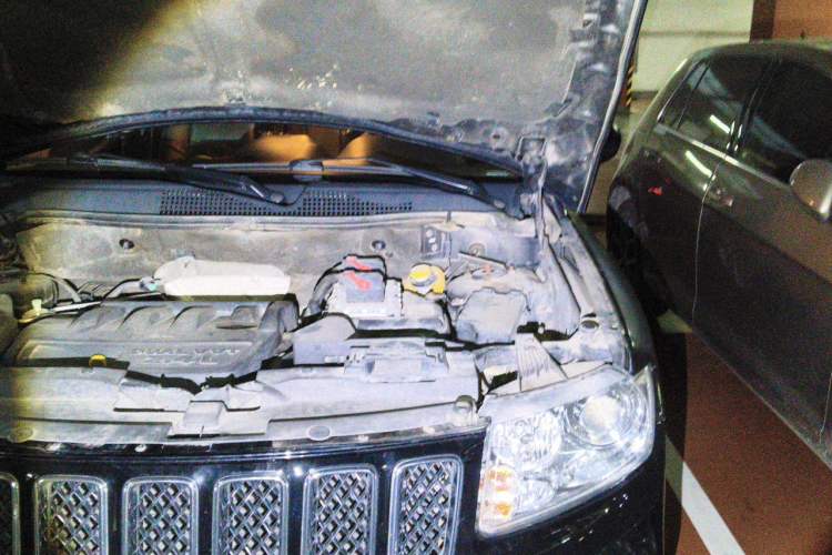 Used Jeep Compass 2013 2.4L four-wheel drive luxury version Engine Bay Left
