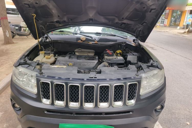 Used Jeep Compass 2013 2.4L four-wheel drive luxury version Engine Bay
