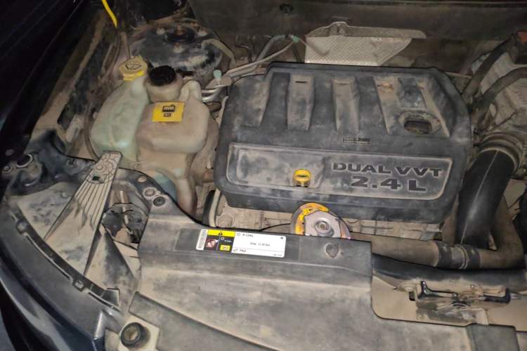 Used Jeep Compass 2013 2.4L four-wheel drive luxury version Engine Bay Right